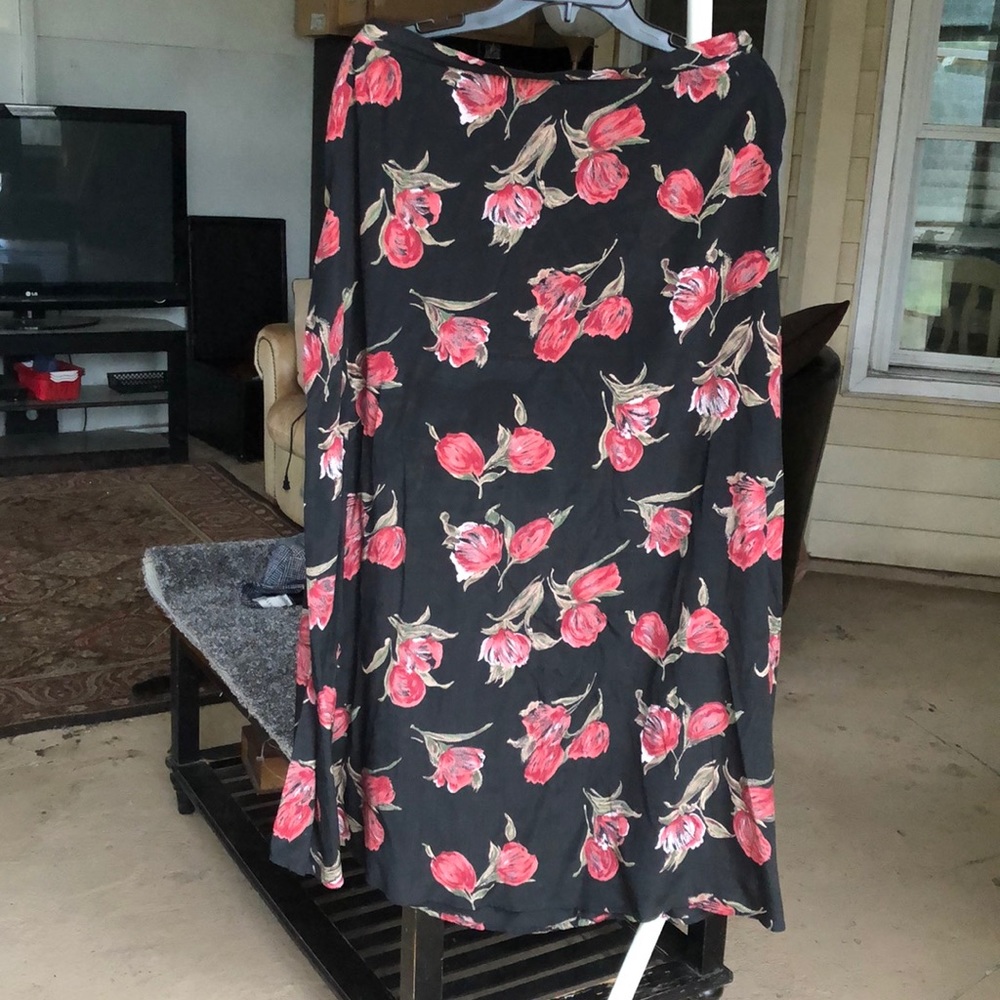 Hillard  Hanson black/pink‎ long skirt size 14